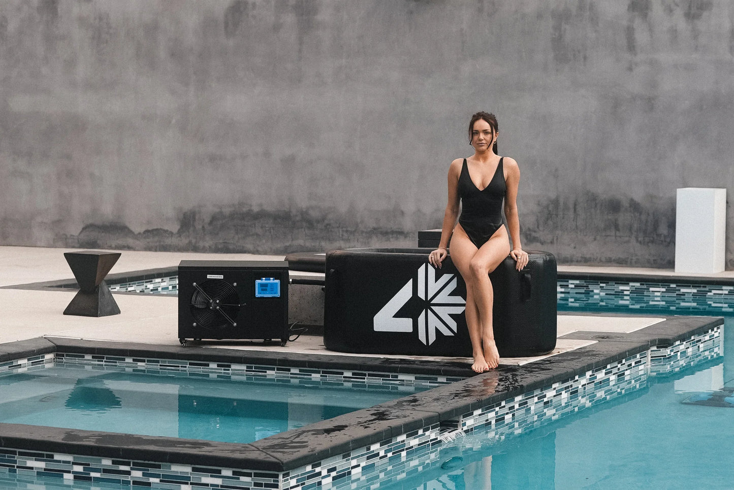 Iceless Cold Tub With 1HP Chiller + FREE WIFI Adaptor