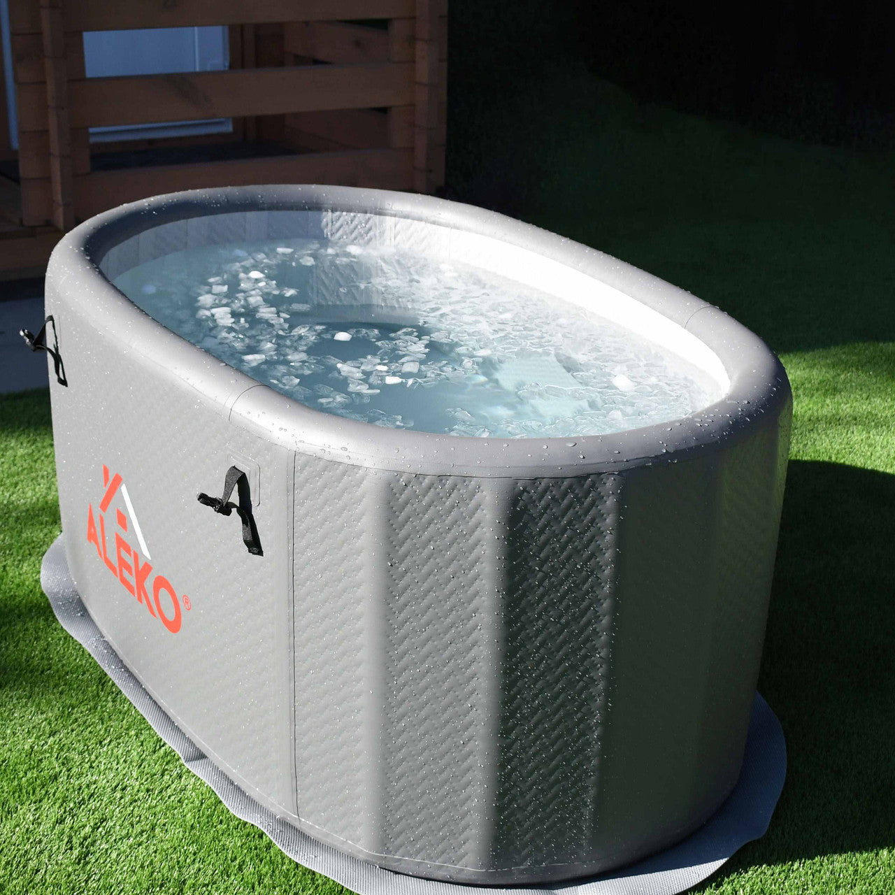 Inflatable Cold Plunge with Locking Lid and Carry Bag
